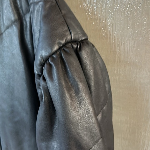 Sea New York
Black Faux Leather Puff Jacket size small fits oversized up to Med - Picture 10 of 13